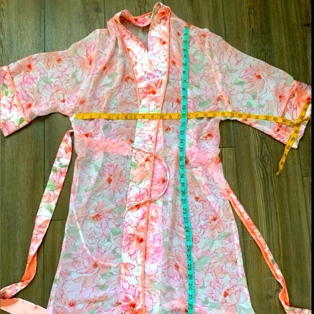 Floral Pink Robe - Picture 4 of 6